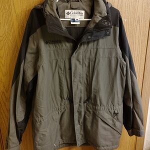 Columbia Men's Green and Black Outdoor Jacket
